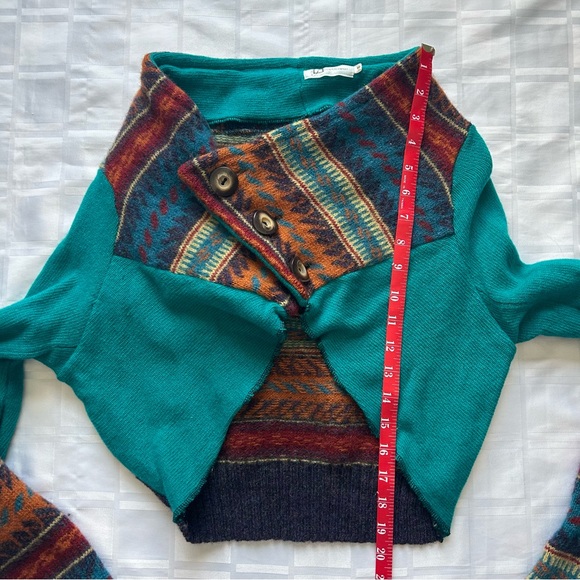 Precocious Bohemian Reworked Cropped Long Sleeve Sweater - Picture 4 of 10